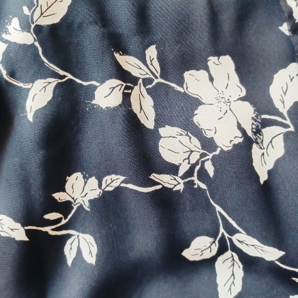 Sienna Sky Black Floral Short Sleeve Bow Blouse Cropped Boho Flowy - Medium - Picture 5 of 9